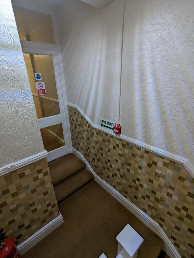 The Stafford Bed & Breakfast Blackpool Ngoại thất bức ảnh