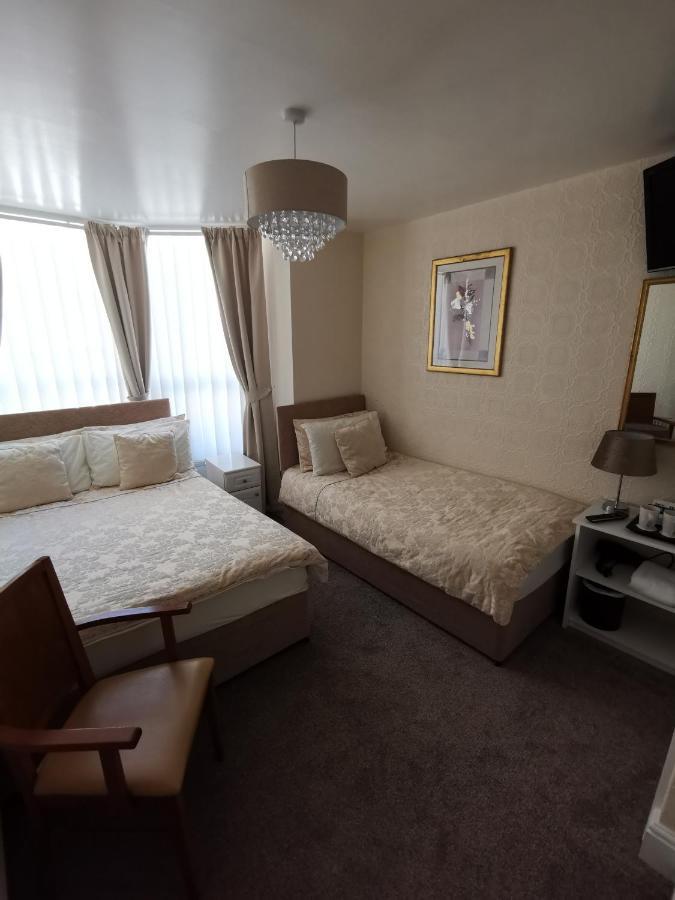 The Stafford Bed & Breakfast Blackpool Ngoại thất bức ảnh